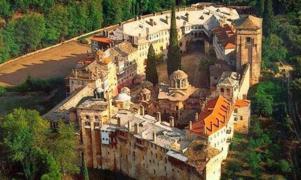 Θετικός στον κορωνοϊό μοναχός από το Άγιο Όρος